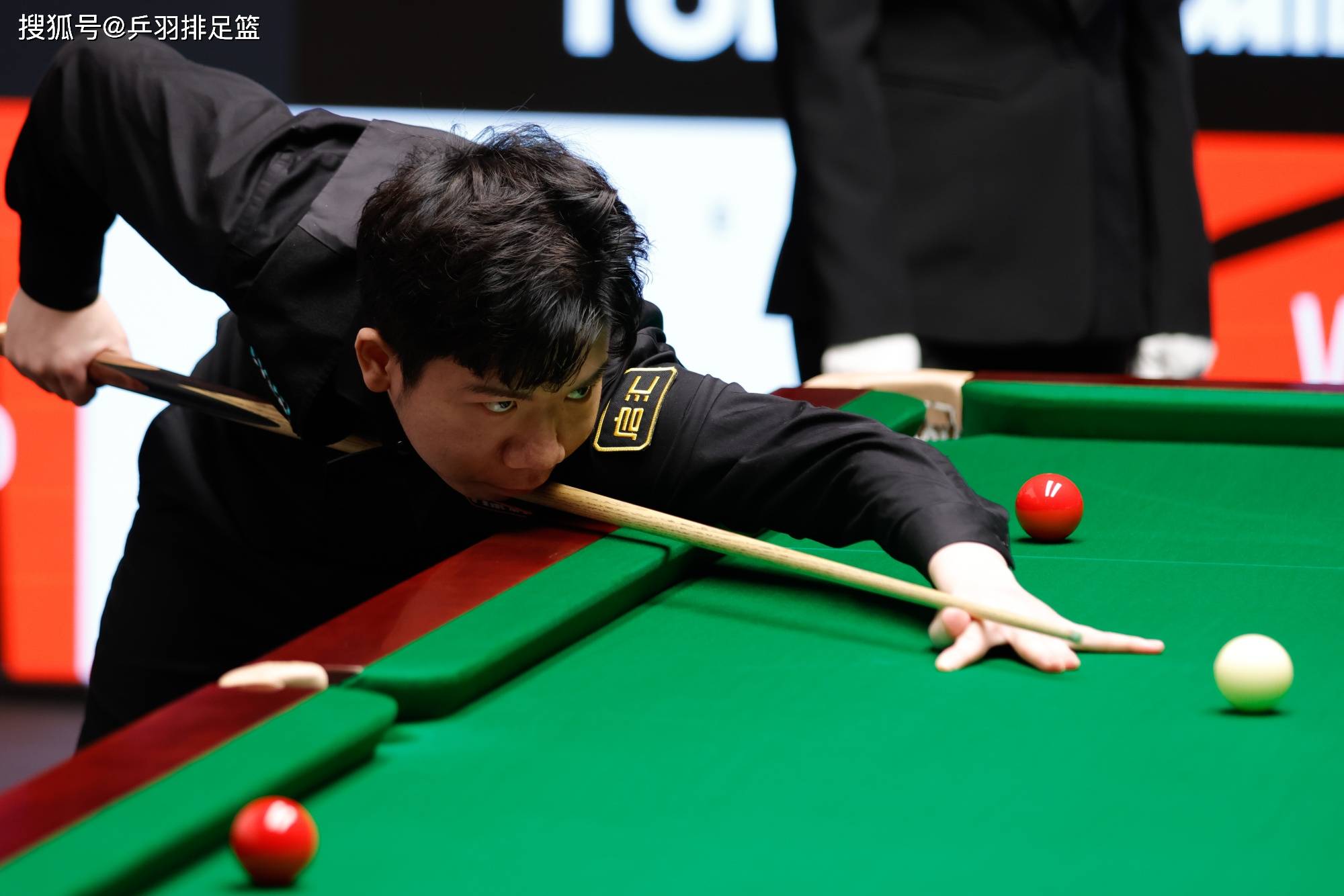 迈向一个新 迈向一个新