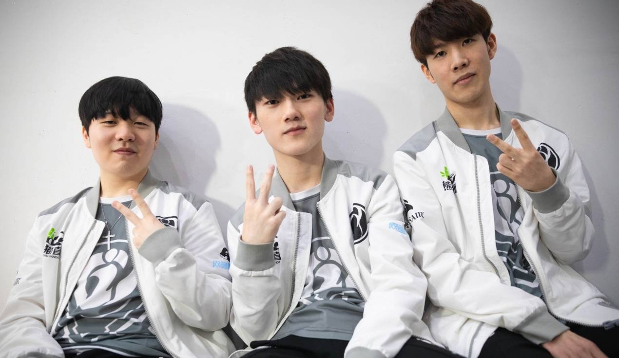 另一半则在 另一半则在